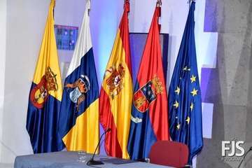 Entrega del título de Hijo Predilecto a Luis Arencibia a título póstumo/Francisco Javier Santana y TA.